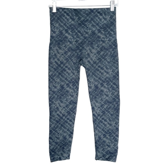 🌺 SPANX Look At Me Now Blue Watercolor Seamless Cropped Leggings Size XL - Picture 1 of 10